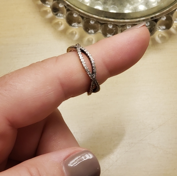 Pandora Crossing Bands Ring - Picture 3 of 3